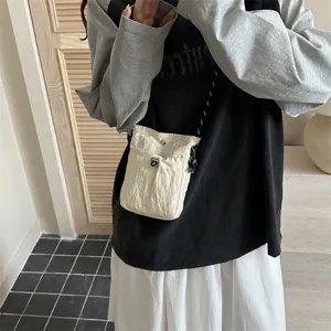Minimalistische leichte Nylon Umhaengetasche taegliche freizeitoeffentliche kleine Tasche