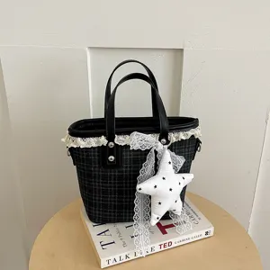 Details of the Korean style plaid bucket bag featuring cute lace trim and star pendant.