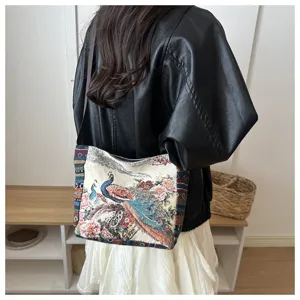 Bunte bestickte Canvas Umhängetasche mit Pfauen Blumenmuster für lässigen und täglichen Gebrauch.