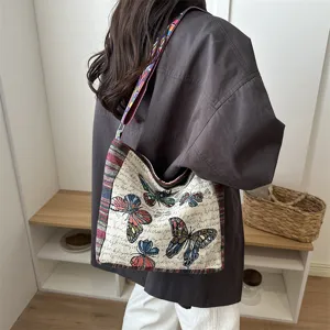 Böhmische Canvas Umhängetasche mit Schmetterling Bestickung und bunten Riemen für Damen