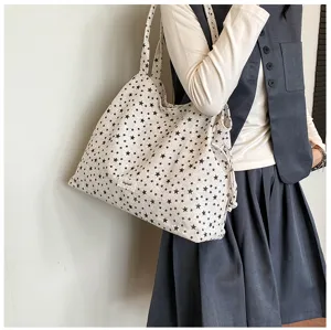 Korean style star print canvas tote bag, casual slouchy shoulder bag with pleats details, detail view.