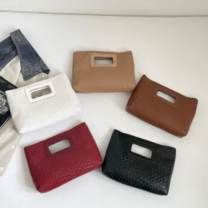 Set di borse a mano pochette in pelle intrecciata elegante con manico per donne.