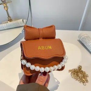 Süße Mädchen Schleife PU Leder Umhängetasche Mit Künstlichem Perlen griff Metallkette Kleine Eckige Münztasche Prinzessin Handtasche