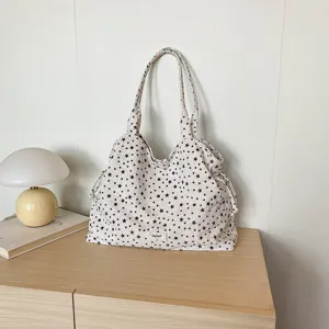 Korean style canvas tote bag with star print, casual pleated shoulder bag for daily commuting.