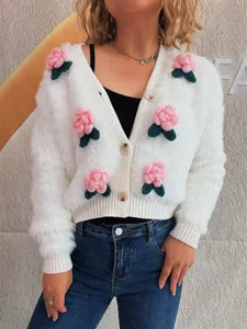 Damen weiße flauschige Strickjacke mit süßen 3D rosa Blumen Applikationen kurzer Pullover.