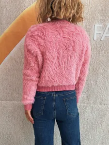 Rosa Plüsch Strickpullover Rückansicht, gemütlicher Damen Kurzpullover für Herbst und Winter.