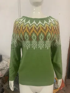 Green colorblock round neck casual knit sweater for women, comfortable long sleeve pullover.