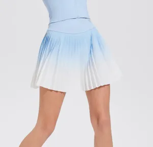 Gradient pleated tennis skirt detail view, fashion athletic fitness yoga activewear short skirt.