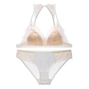 Sexy Spitzen-Boutique-Set für Damen, bügelloser Triangel-BH und Slip, rückenfreies Design.