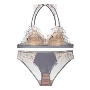 Sexy graues Mesh Blumen besticktes Bralette und Höschen Set, niedliche bügellose Lingerie.