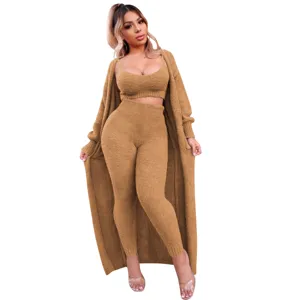 Conjunto de 3 piezas mullido para mujer con top corto, pantalones y abrigo de cárdigan.