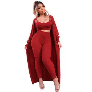 Conjunto de tres piezas de punto felpa de moda crop top leggings cardigan rojo