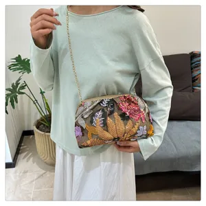 Sac bandoulière élégant en perles et sequins, sac à épaule fleuri pour femme au quotidien.
