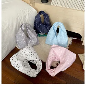 Sac à main en tissu noué avec motif à pois mignon, léger et élégant pour le quotidien.