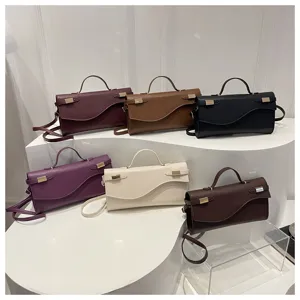 Stijlvolle dames vintage schoudertas crossbody tas met metalen sluiting diverse kleuren.
