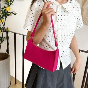 Schicke pinke Kroko-Muster Schultertasche fur Damen, modische elegante Damen Baguette Tasche.