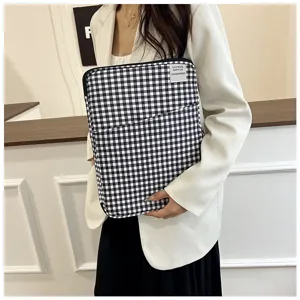 Zwart-witte ruitjes laptophoes, casual stoffen clutch tas voor vrouwen en scholieren dagelijks.