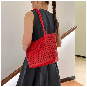 Kokkini plekti dermatini tsanta omou gia gynaikes, kompsi kai praktiki tsanta bag.