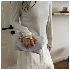 Stylische Nischendesign Damen Clutch Tasche mit goldenem Metallgriff für Sommer.