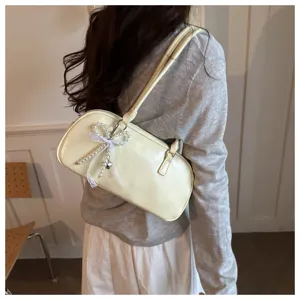 Sac épaule oreiller uni style coréen avec détail de nœud en perles pour femmes.
