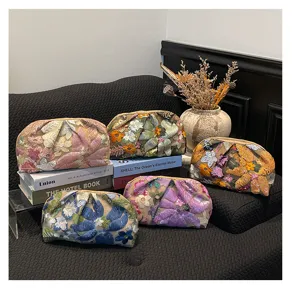 Stijlvolle geborduurde bloemen avondtas, elegant design voor feest en dagelijks gebruik.
