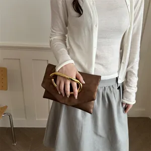 Elegante Damen-Clutch mit Metallgriff stilvolle Modetasche schicke Abendtasche Handtasche