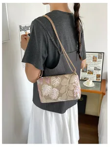 Vakantie stijl bloem geborduurde pailletten enveloppe tas, trendy zomer schoudertas.