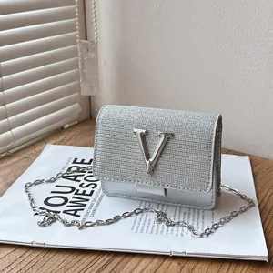 Sac à Bandoulière en Cuir PU Tendance pour Femmes avec Chaîne Paillettes Surpiqûres Fermoir Magnétique Petit Sac Carré Casual Fête