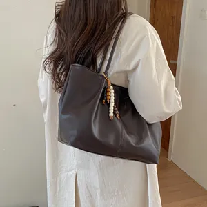 Ρετρό πτυχωτή τσάντα shopper μεγάλη χωρητικότητα, κομψή μινιμαλιστική μονόχρωμη τσάντα ώμου.