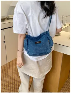 Casual τσάντα χιαστί denim για γυναίκες, απλή ρετρό τσάντα hobo με τσέπες και άνετο λουρί.