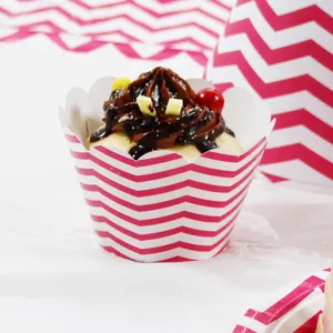 Decorative Colorful Wavy Pattern Baking Cake Wrappers White Cardboard Cupcake Cases For Party Dessert Decoration