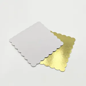Supports a gateau carres en papier epais plaques de base pour mousse anniversaire blanc et or
