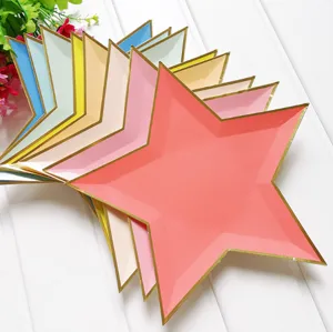 Bunte sternformige Pappteller mit elegantem Goldrand fur Geburtstagsfeiern ideal.