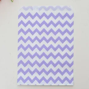 Purple chevron paper greaseproof snack bag detail, ideal for French fries, burgers and candies.