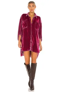 Fluwelen shirt detail, lange mouwen, knoopsluiting, elegante casual stijl voor dames.