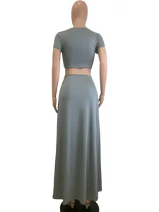 Γκρι crop top και μακριά φούστα σετ δύο τεμαχίων για γυναίκες, casual μονόχρονο ρούχο.