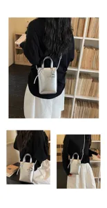 Sac à main bandoulière pour femme en cuir PU argenté métallique, mini sac élégant avec breloques.