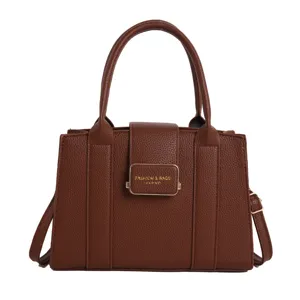 Sac à bandoulière marron pour femme, sac à main élégant en cuir PU pour le travail et les loisirs.