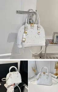 Sac à main dôme blanc minimaliste de style coréen pour femmes, sac bandoulière coquillage élégant.