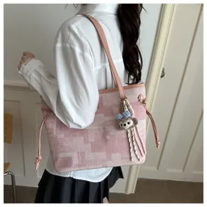 Rosa Kariert Handtasche für Damen, große Kapazität Schultertasche mit Plüsch Anhänger für Alltag.