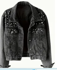 Dames denim jas met parels, korte vintage gewassen zwarte bovenkleding gedetailleerd.