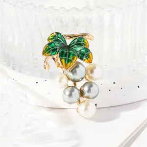 Ländliche Perle Emaillierte Traube Brosche Detail, elegante Anti-Rutsch Kragennadel Zubehör.