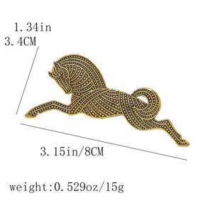 Broche cheval dore retro pour femmes et hommes, epingle de costume en alliage bijou animal vintage.