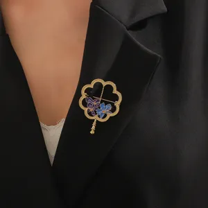 Chinesischer Stil Retro hohler Fächer Brosche Detail, Legierung Emaillierte Blumen Anstecknadel.