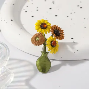 Broche émaillée vase tournesol vintage épingle élégante style cour bijou mode détail