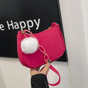 Damen Elegant Filz Unterarmtasche Krokodilmuster Harzkette Schultertasche Mode Baguette Geldbörse Mit Plüschball Anhänger