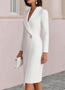Κομψό λευκό midi φόρεμα blazer με μακριά μανίκια, στενή μέση και λεπτομέρεια κουμπιού.