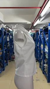 Gilet de costume sans manches blanc pour femme, haut élégant chic pour l'été décontracté.