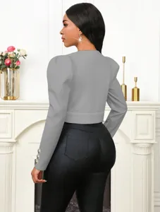 Blazer court élégant pour femme gris uni col rond manches longues coupe slim tendance.