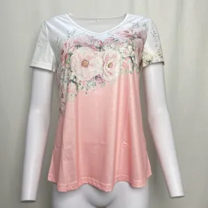Women casual V-neck short sleeve t-shirt with pink floral print and gradient design for daily wear.